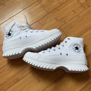 Platform lugged Converse - NWOT